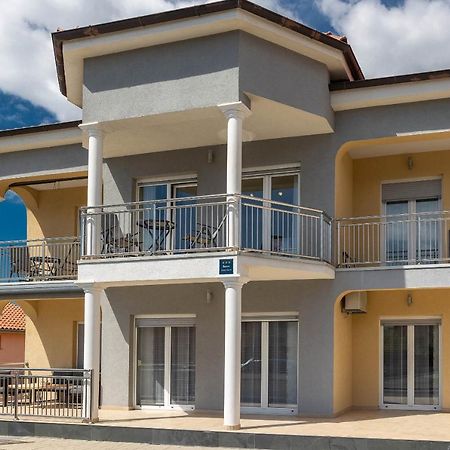 Apartmani Dea Crikvenica Exteriör bild