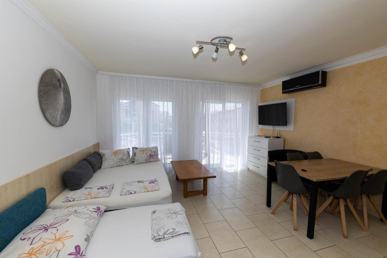 Apartmani Dea Crikvenica Exteriör bild
