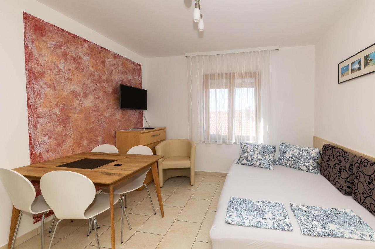 Apartmani Dea Crikvenica Exteriör bild