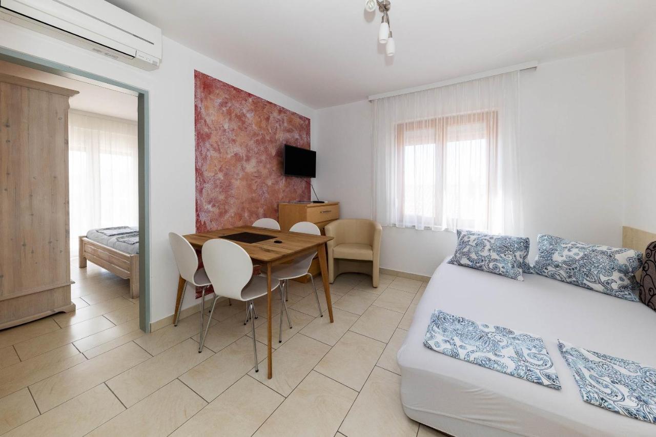 Apartmani Dea Crikvenica Exteriör bild