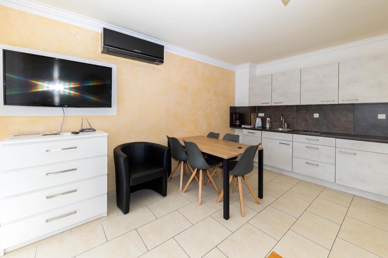 Apartmani Dea Crikvenica Exteriör bild