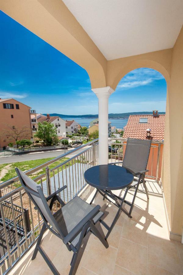 Apartmani Dea Crikvenica Exteriör bild