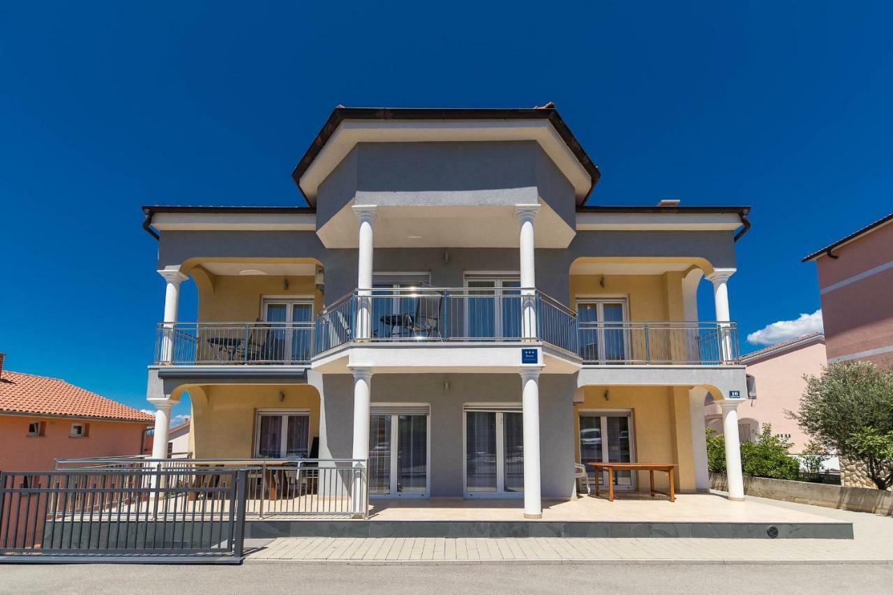 Apartmani Dea Crikvenica Exteriör bild