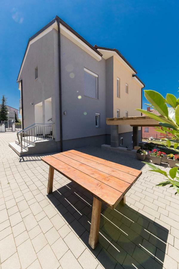 Apartmani Dea Crikvenica Exteriör bild